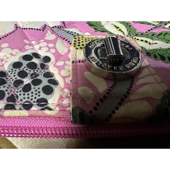 Vera Bradley Wallet Bright Pink & White Paisley Large Turnlock & Zip Wallet - Picture 3 of 5